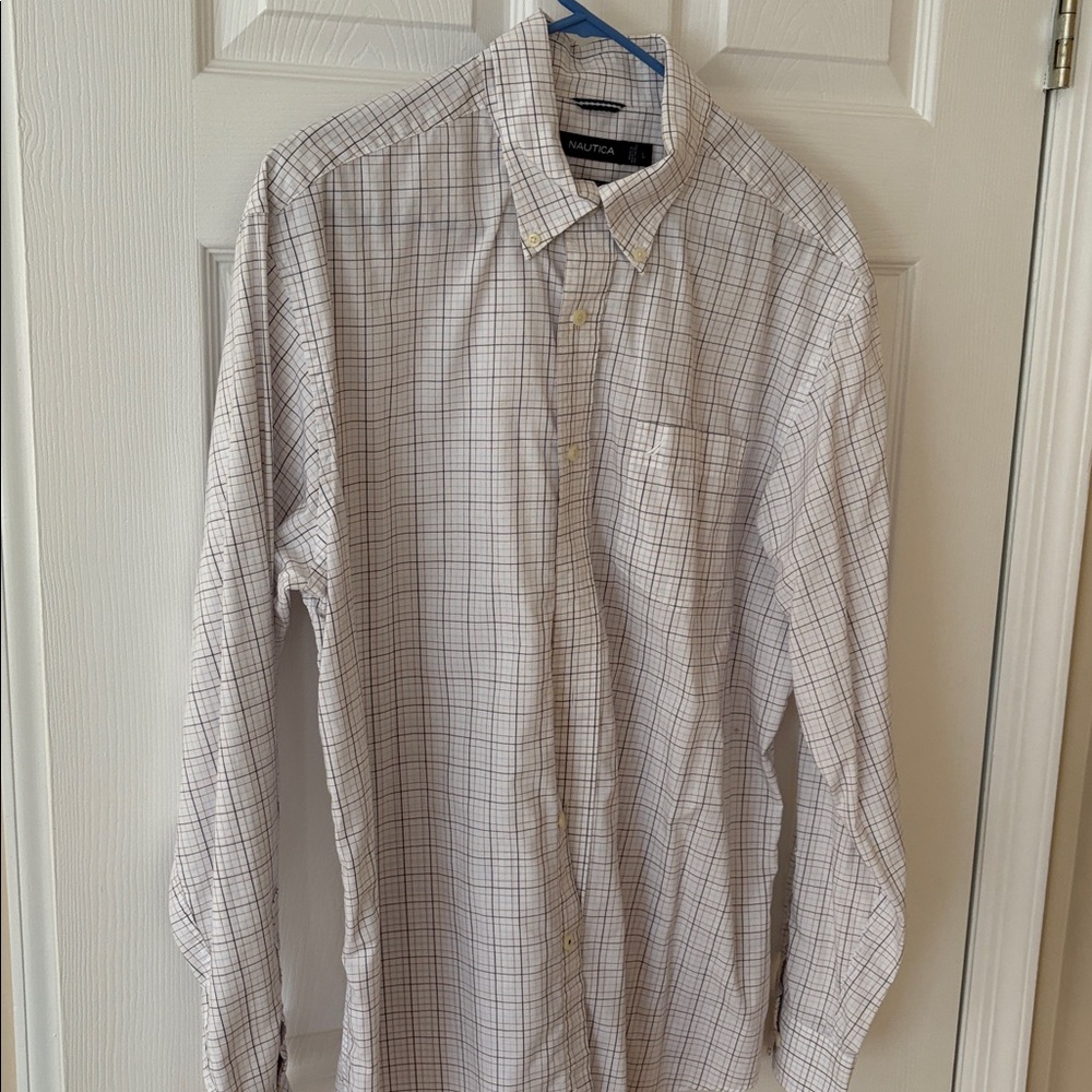 Nautica mens button down shirt size large wrinkle resistant